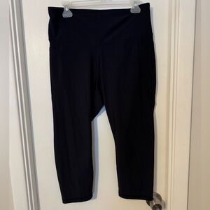 Old Navy active black high-rise leggings size XL with pockets